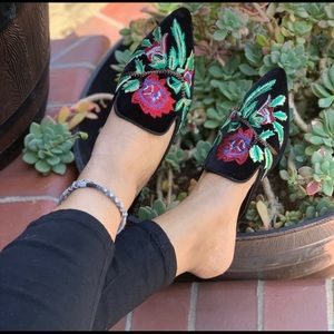 ladies pointed toe flat muels